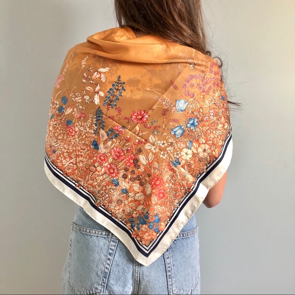 NEW✨Multi-wear Scarf by Vince Camuto - Picture 3 of 7